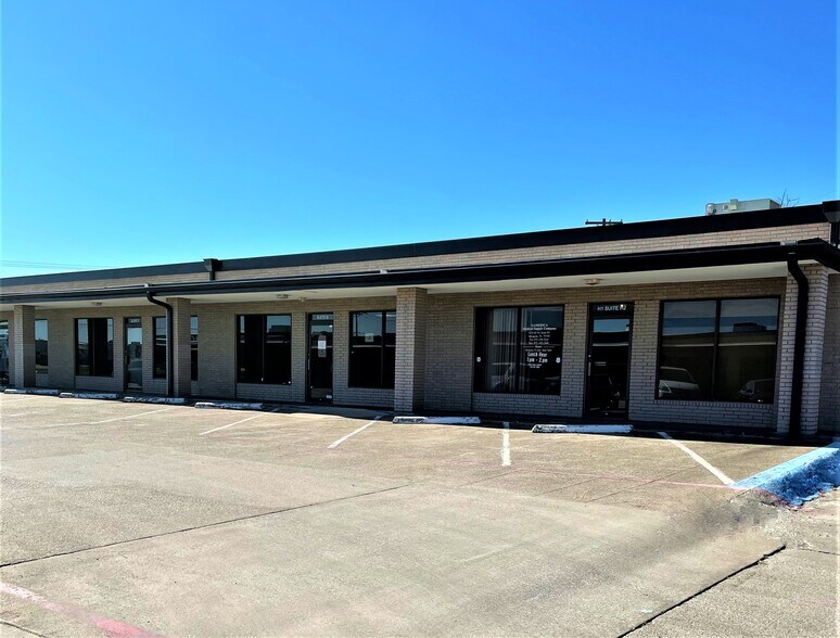 More Photos Of 3201 Interstate 30, Mesquite Flex For Lease