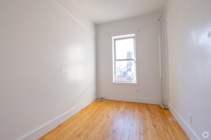 More Photos Of 174 W 137th St, New York Multifamily For Sale