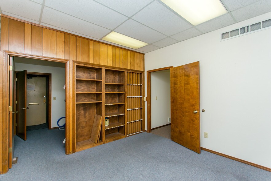 More Photos Of 100 N Fruitland St, Kennewick Office For Lease