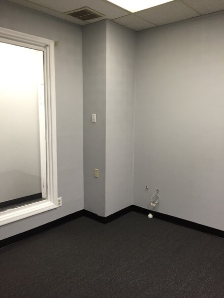 More Photos Of 1980-1982 Springfield Ave, Maplewood Office For Lease