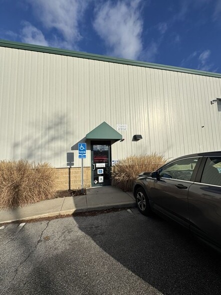 More Photos Of 12 Star Dr, Merrimack Service For Lease