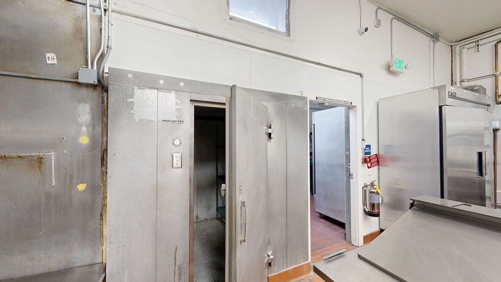 More Photos Of 355-357 Grand Ave, Oakland Storefront Retail Office For Lease