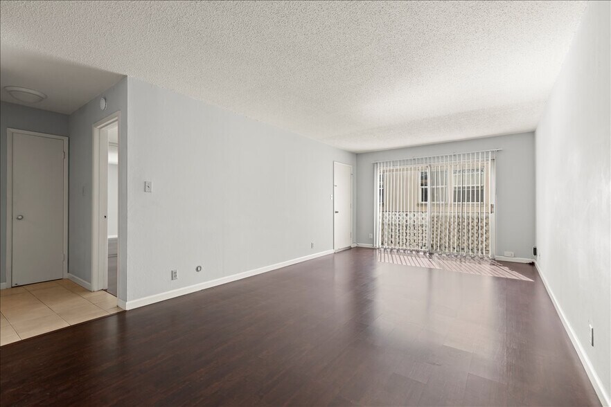 More Photos Of 220 Athol Ave, Oakland Apartments For Sale