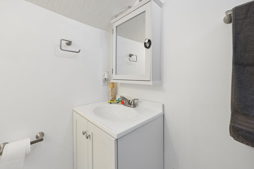 More Photos Of 1520 Island Rd, Circleville Multifamily For Sale