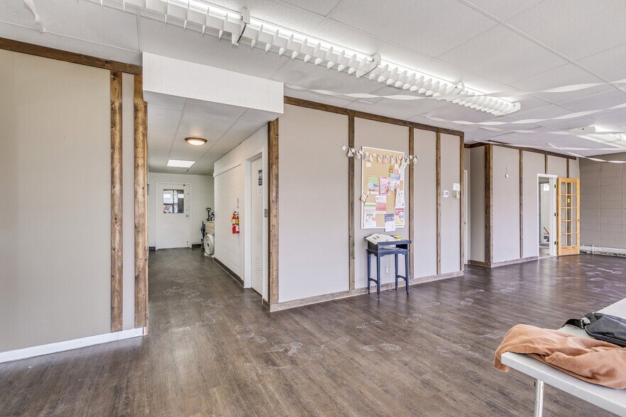 More Photos Of 678 7th St W, Saint Paul Warehouse For Lease