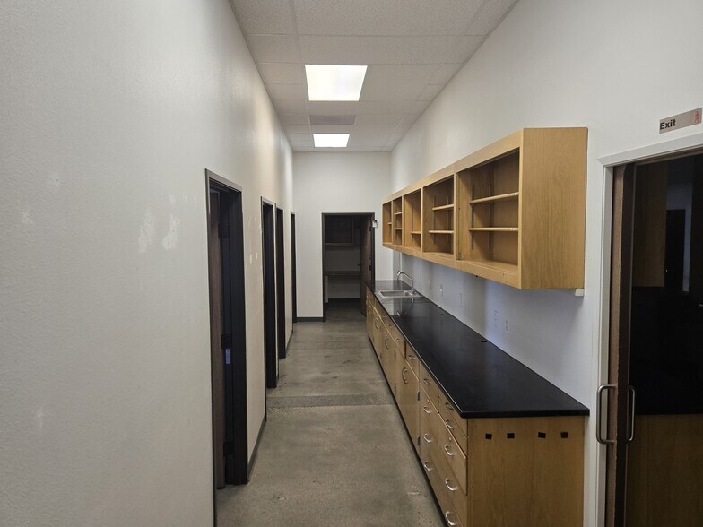 More Photos Of 2011 S Miller St, Santa Maria Storefront For Lease