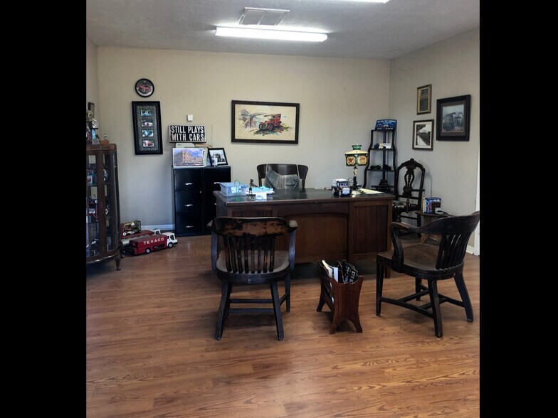 More Photos Of 3014 US Hwy 59 South, Livingston Manufacturing For Sale