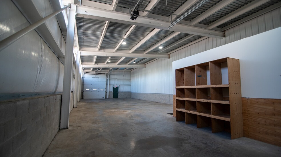 More Photos Of 250 Edwards Ave, New Castle Warehouse For Lease