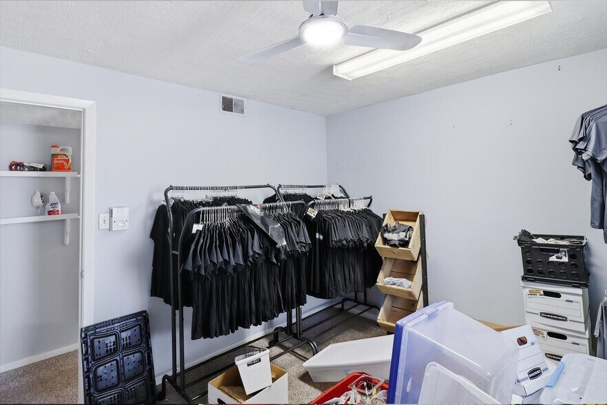 More Photos Of 823 NE 5th St, Crystal River Office For Sale