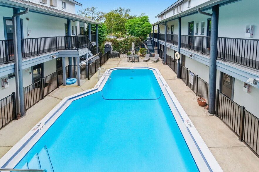 More Photos Of 1100 Turner St, Clearwater Apartments For Sale