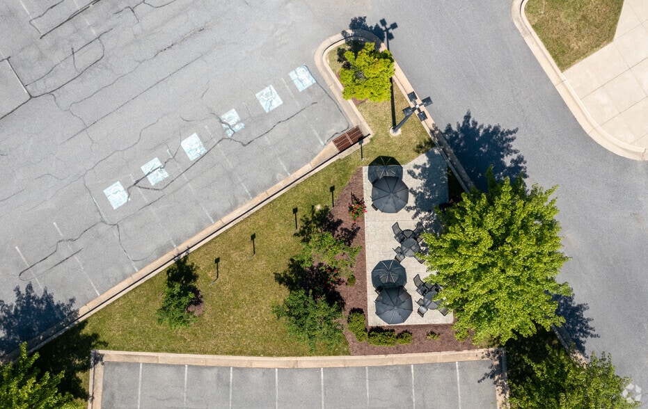 More Photos Of 8140 Corporate Dr, Baltimore Office For Lease