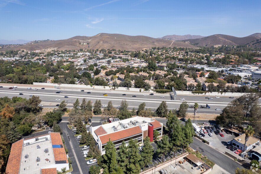 More Photos Of 265 Sunset Dr, Westlake Village Medical For Lease