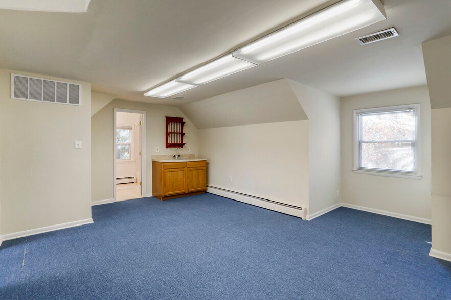 More Photos Of 2893 Jessup Rd, Jessup Office For Sale