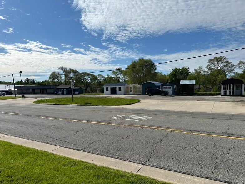 More Photos Of 1661 W Lake St, Warsaw Land For Sale