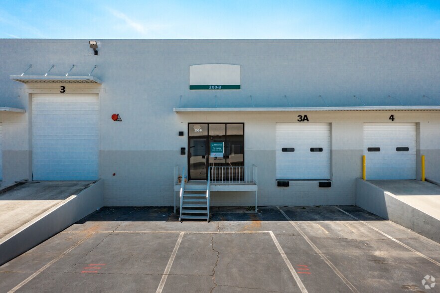 More Photos Of 100-200 Piedmont Ct, Doraville Warehouse For Lease