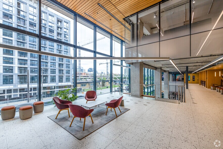 More Photos Of 155 Queens Quay E, Toronto Coworking Space