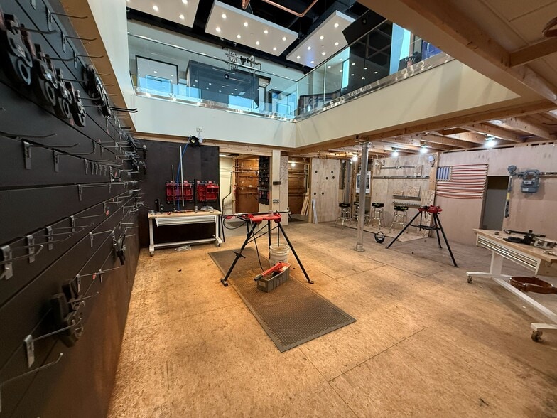 More Photos Of 1800 Southwood Dr, Nashua Office For Sale