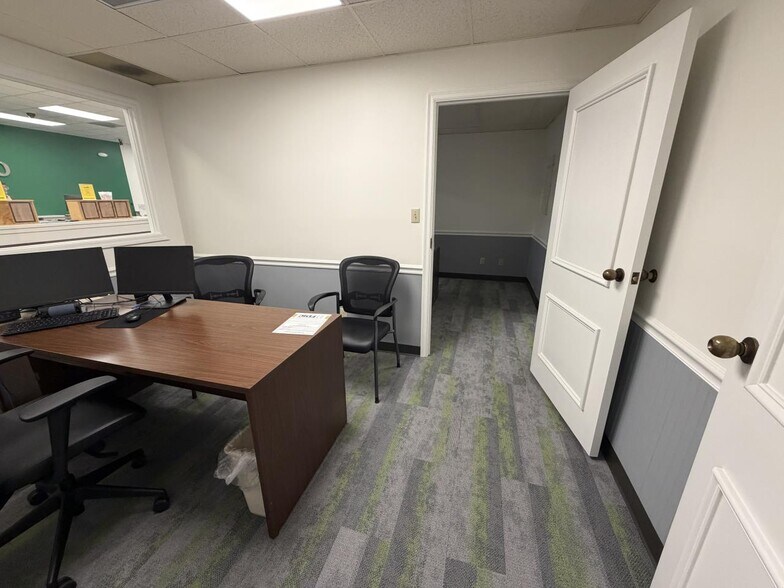 More Photos Of 115 W Main St, Mc Arthur Office For Sale