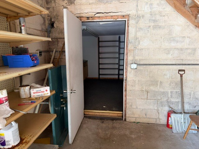 More Photos Of 17 Park Ln, Fairborn Industrial For Sale