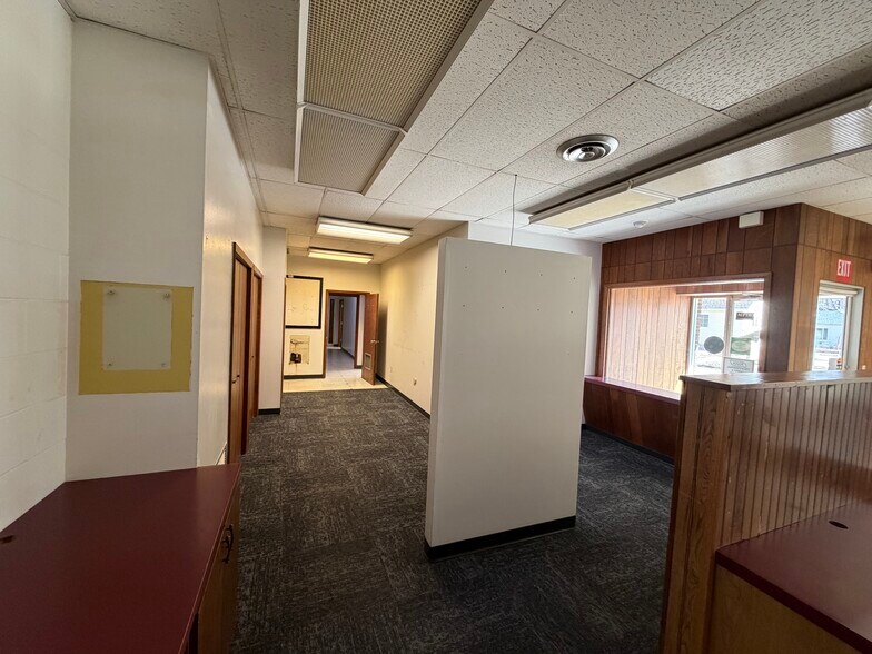 More Photos Of 1905 A St, South Sioux City Flex For Sale