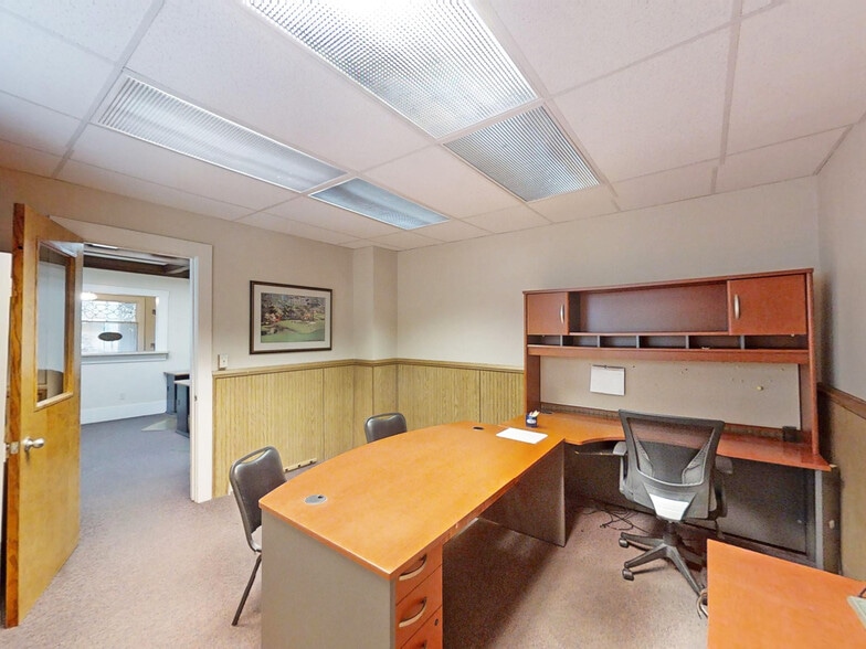More Photos Of 2702-2704 Peach St, Erie Office Residential For Lease