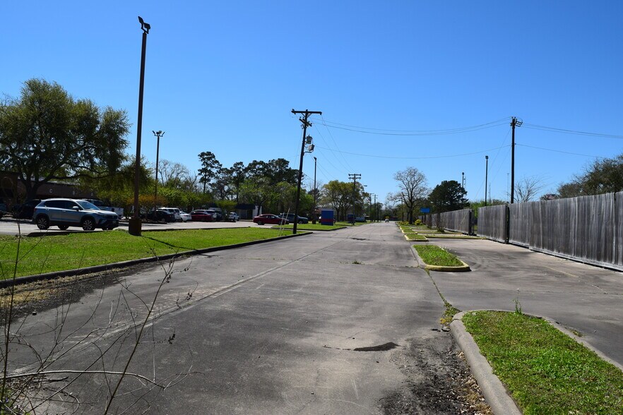 More Photos Of 899 Medic Lane, Alvin Land For Sale