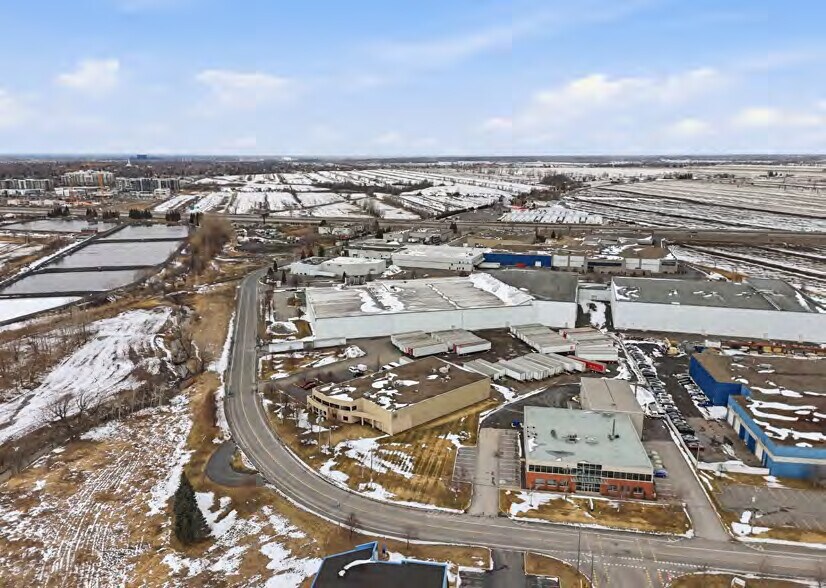 More Photos Of 2090 Rue Bombardier, Ste-Julie Warehouse For Sale