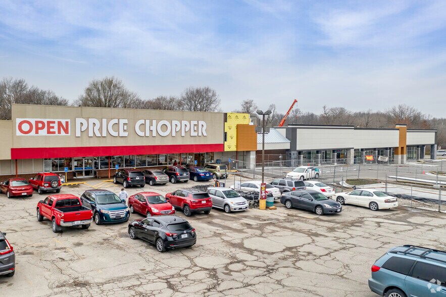 More Photos Of 8400-8430 Wornall Rd, Kansas City Freestanding For Lease