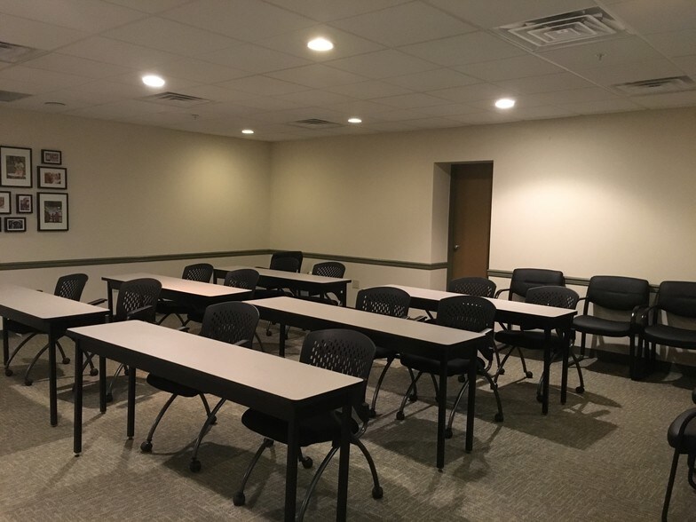 More Photos Of 909 Green St, Harrisburg Office For Lease