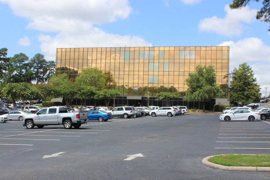 More Photos Of 3600 Forest Dr, Columbia Unknown For Lease