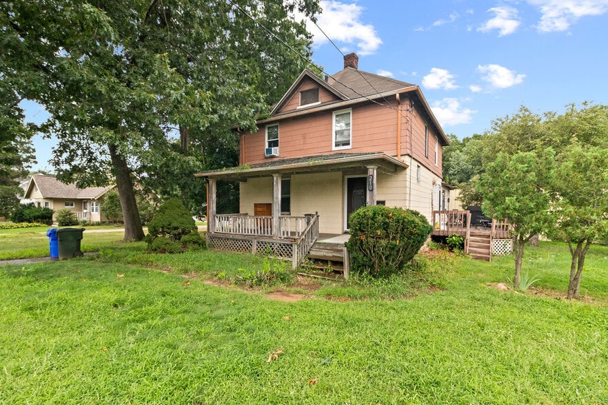 More Photos Of 210 Brewer St, East Hartford Distribution For Sale