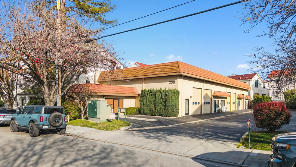 More Photos Of 200 Dillon Ave, Campbell Service For Sale
