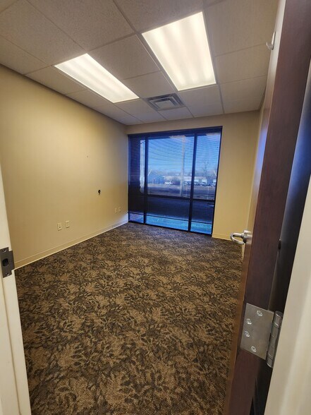 More Photos Of 8400 Northrun Medical Dr, Mechanicsville Office For Lease