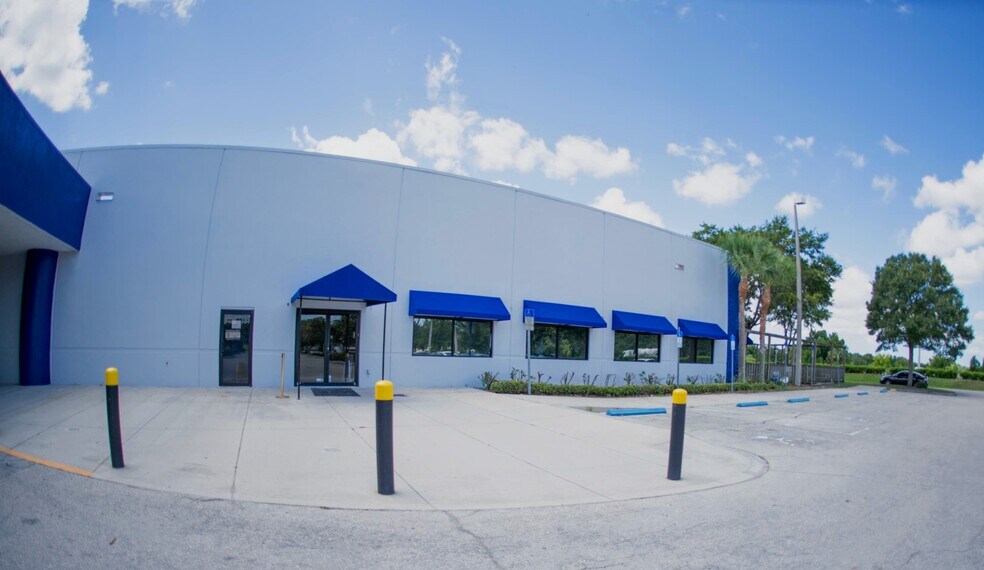 More Photos Of 5309 29th St E, Ellenton Skating Rink For Lease