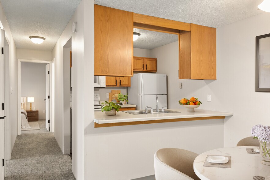 More Photos Of 100-112 5th Ave NW, Altoona Apartments For Sale