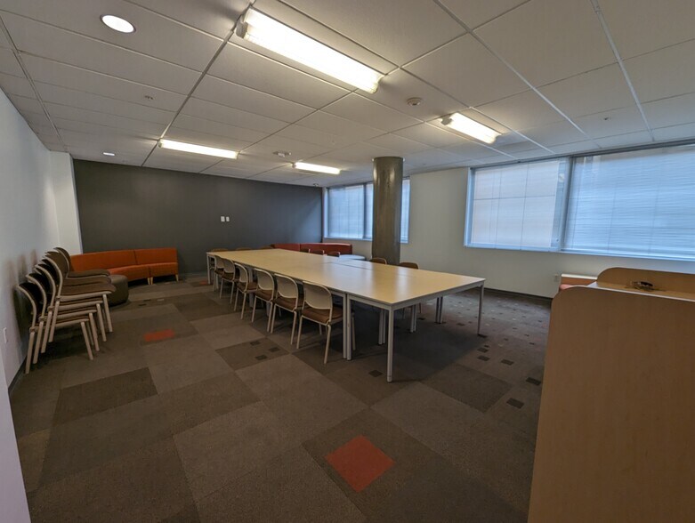 More Photos Of 700 Washington St, Vancouver Office For Lease