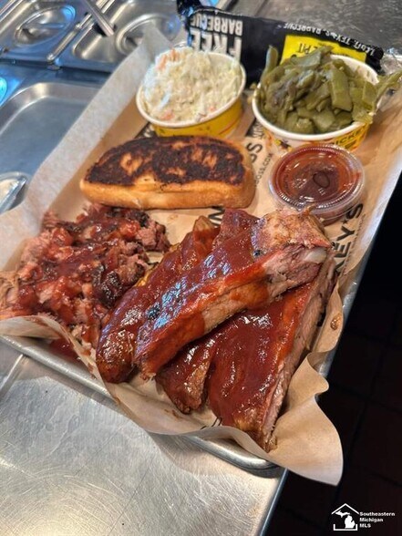 More Photos Of 102 Cabela Suite E, Dundee Specialty For Sale