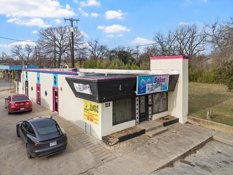 More Photos Of 408 N 25th St, Waco General Retail For Sale