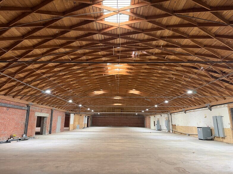 Primary Photo Of 8001 Beach St, Los Angeles Warehouse For Lease