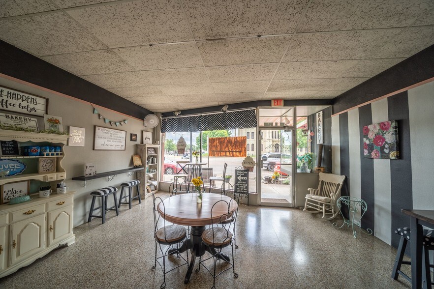 More Photos Of 75 N Waco St, Hillsboro General Retail For Lease