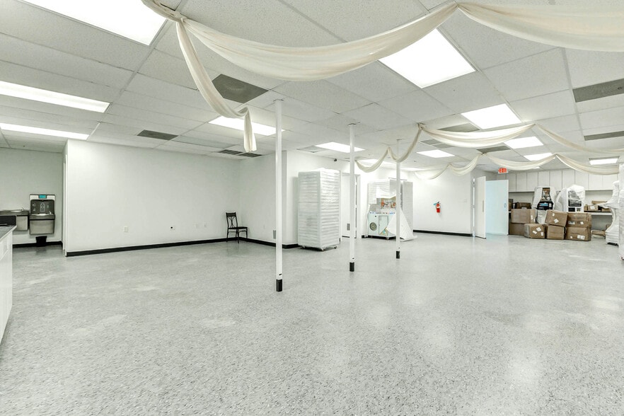 More Photos Of 1101 Alma St, Tomball Medical For Lease
