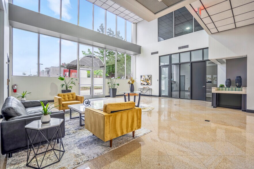 More Photos Of 1110 N Loop 336 W, Conroe Office For Lease