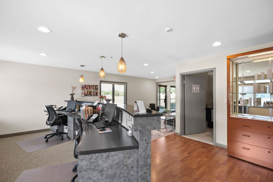 More Photos Of 24825 Eureka Rd, Taylor Office For Sale