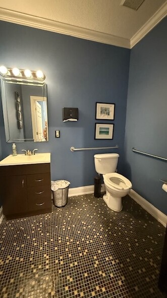 More Photos Of 309 Kingsley Lake Dr, Saint Augustine Medical For Lease