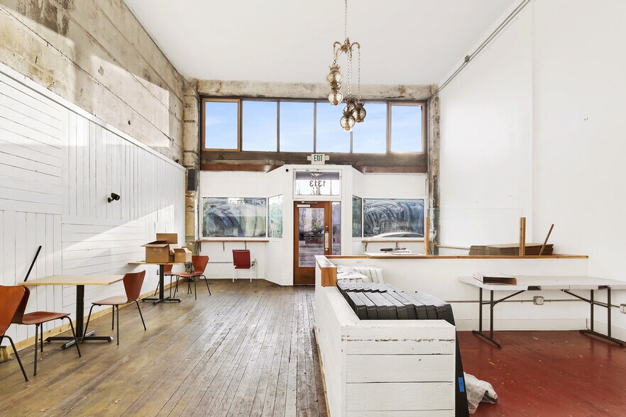 More Photos Of 1313 N State St, Bellingham Restaurant For Lease