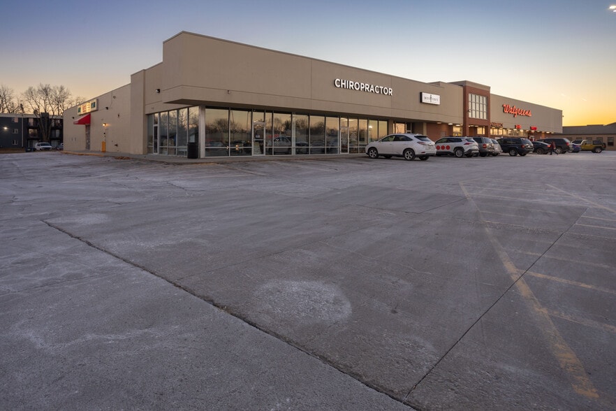 More Photos Of 2545 E Euclid Ave, Des Moines Freestanding For Lease