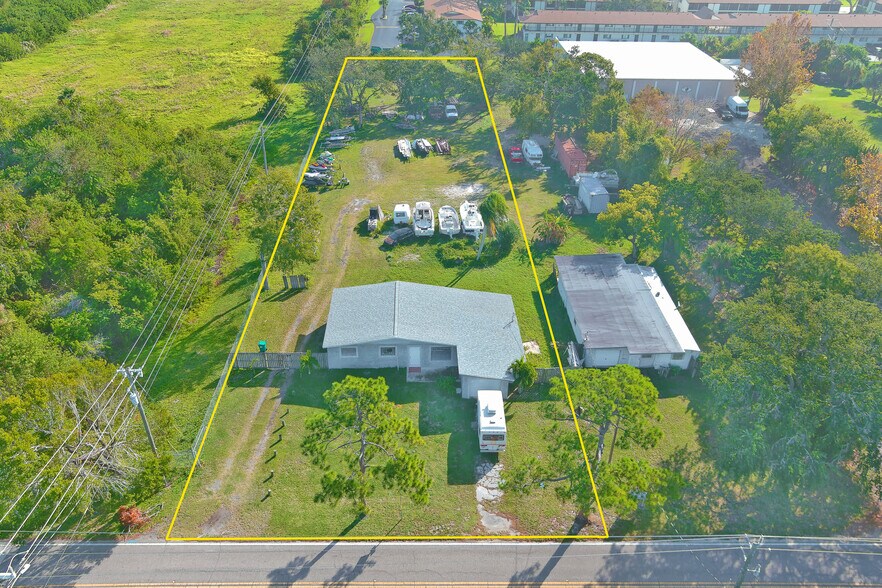 More Photos Of 420 S Plumosa St, Merritt Island General Retail For Sale