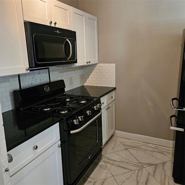 More Photos Of 506 1/2 W 7th #1 St, Austin Office For Lease