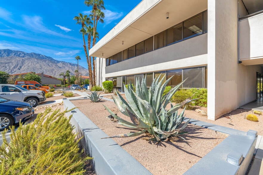 More Photos Of 225 S Civic Dr, Palm Springs Medical For Lease
