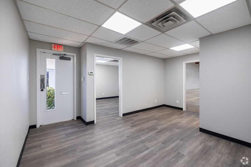 More Photos Of 1663 Hickory Dr, Haltom City Unknown For Lease